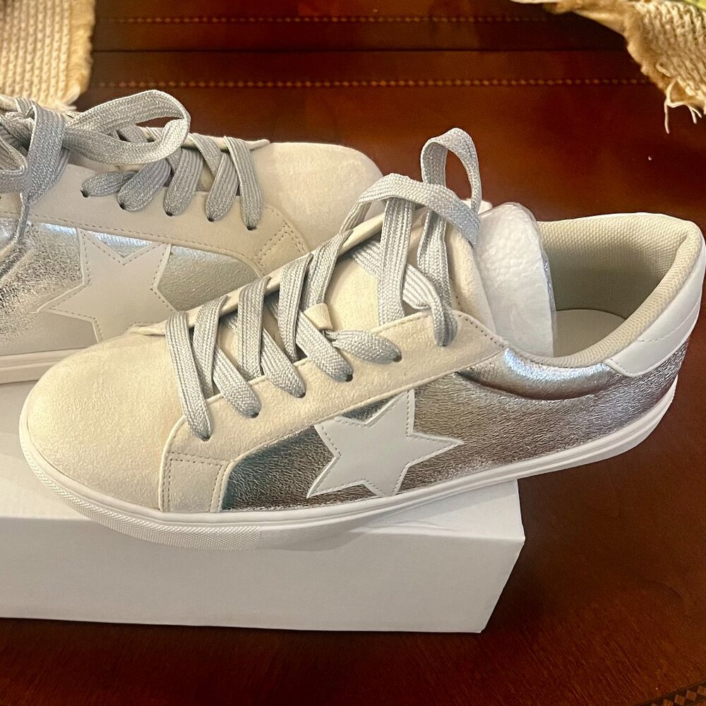 *NEW with Original Box* PARTY Women's Fashion Star Sneaker- Women's Size 10